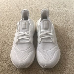 Adidas Ultraboost 22